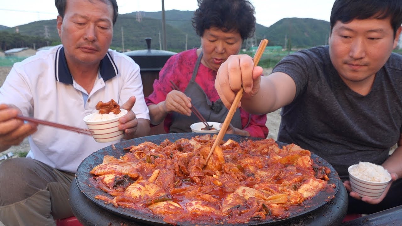 매콤하고 맛있는 [[고추장삼겹살(Spicy Grilled Pork Belly)]] 요리&먹방!! - Mukbang eating show