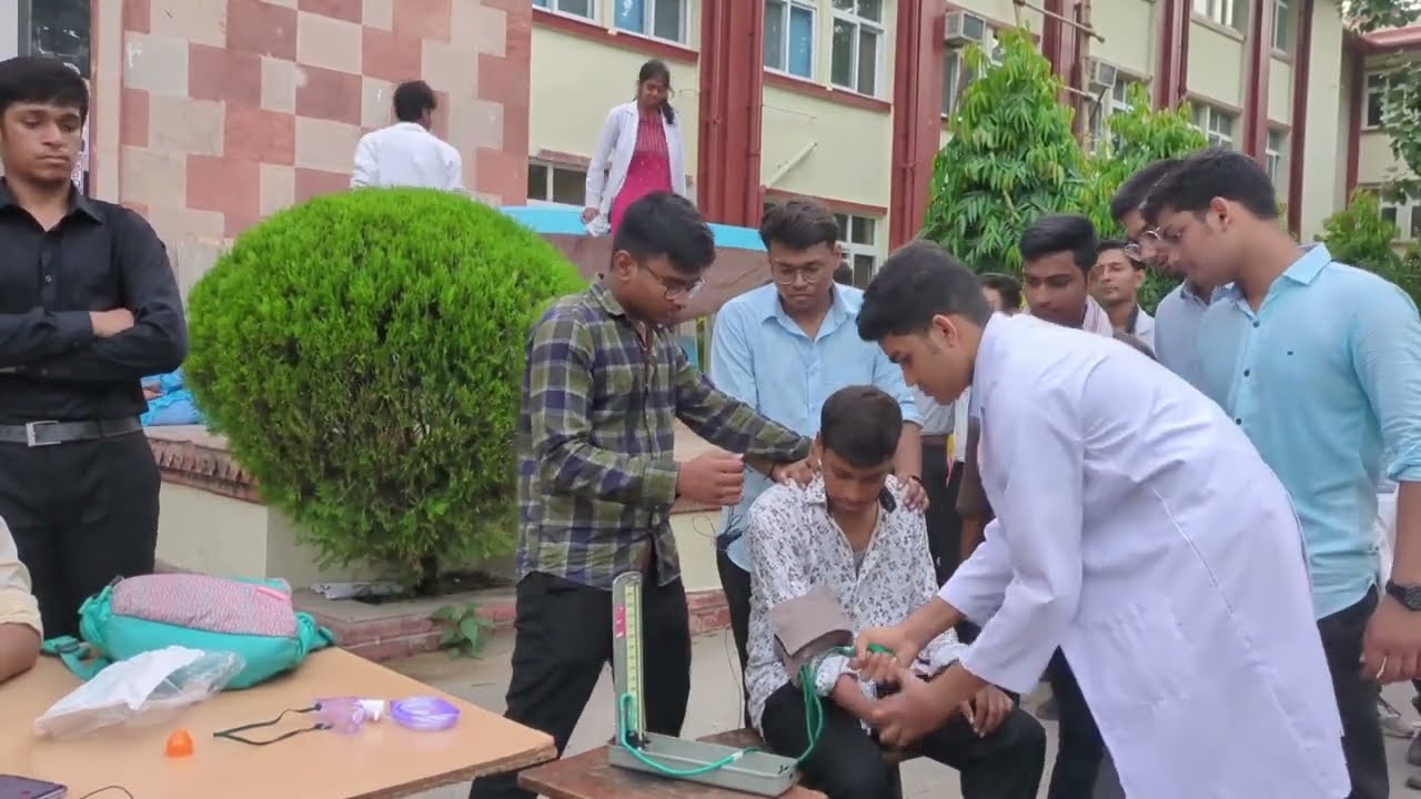 SSH BHU hospital || physical assault on resident doctors ||students strike