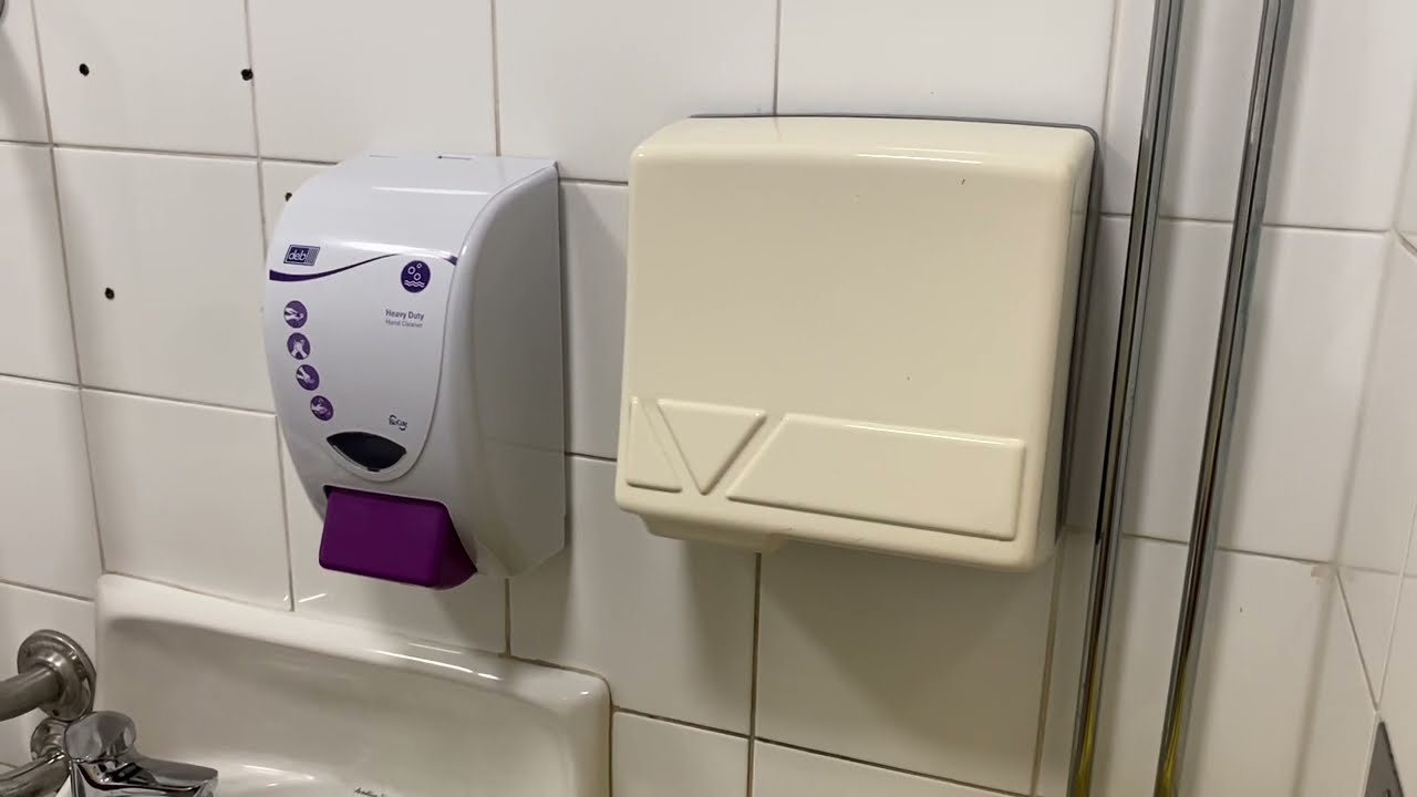 Anda Series 2000 at Orchard Square Sheffield ♿️🚼