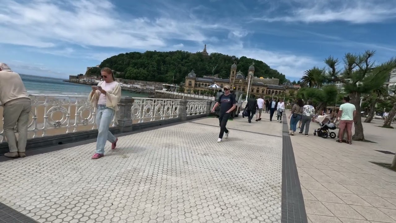 San Sebastián La Concha Beach Walking Tour 4K