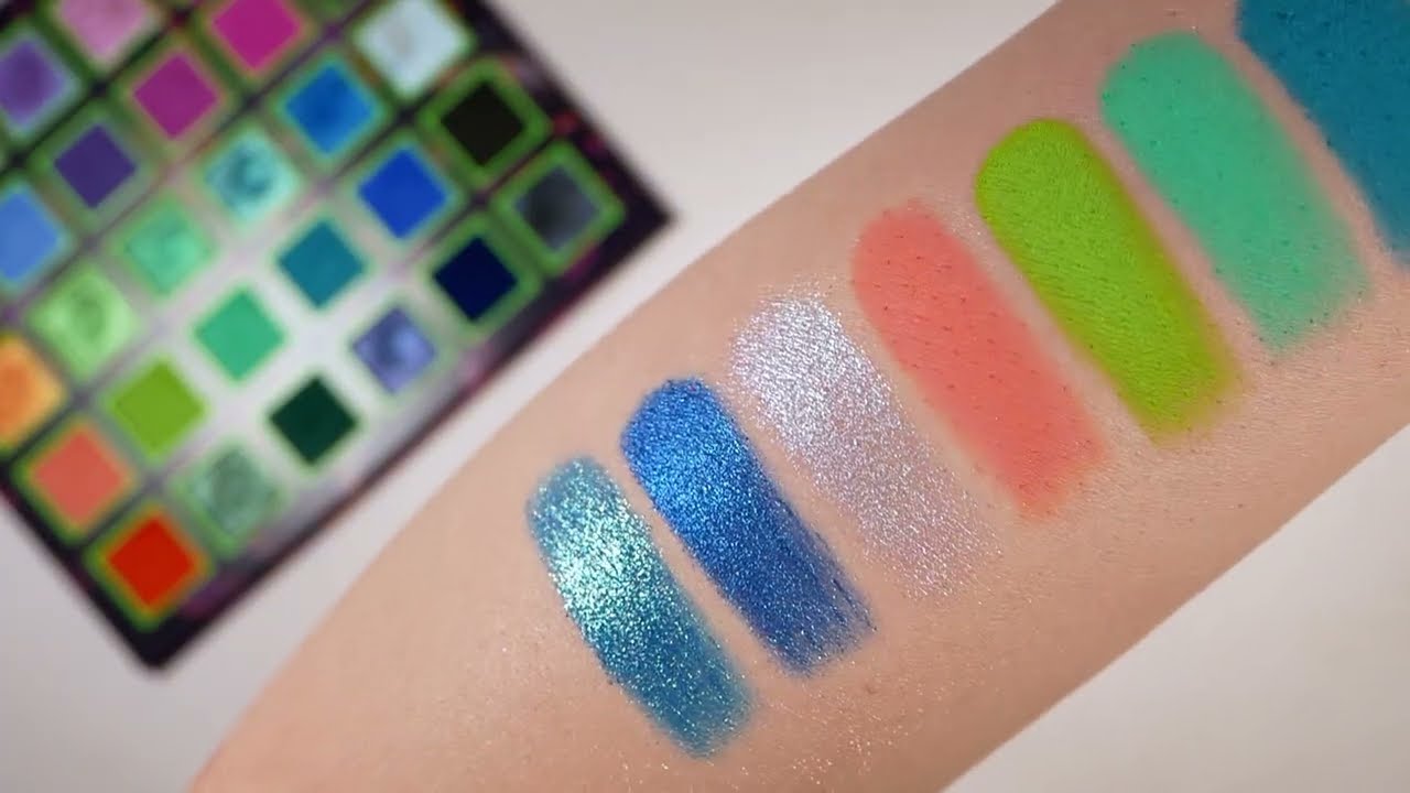 RICK AND MORTY X GLAMLITE 30 SHADE Palette Finger & Brush Live Swatches