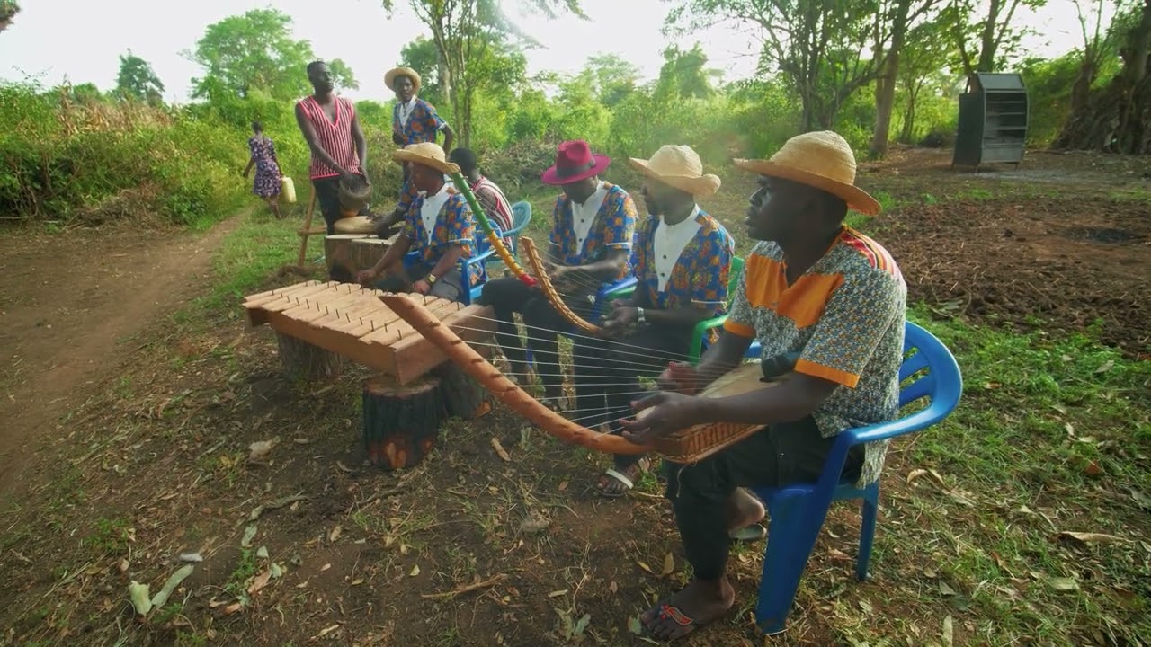 Watmon Cultural Group Performing Titi katitira Bunyoro Onyege Dance