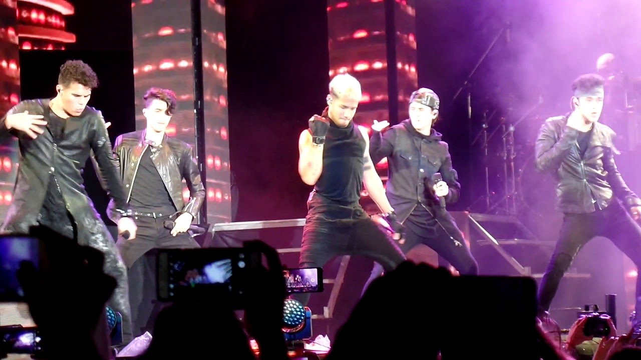 CNCO - Tan Fácil en el Hipódromo de Palermo 2017 HD