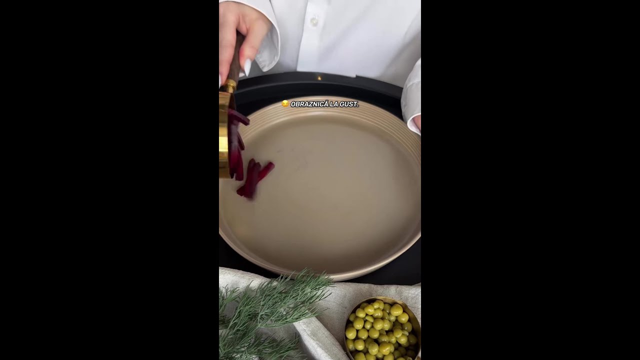 Salată cu hering și sfeclă (gust intens) 