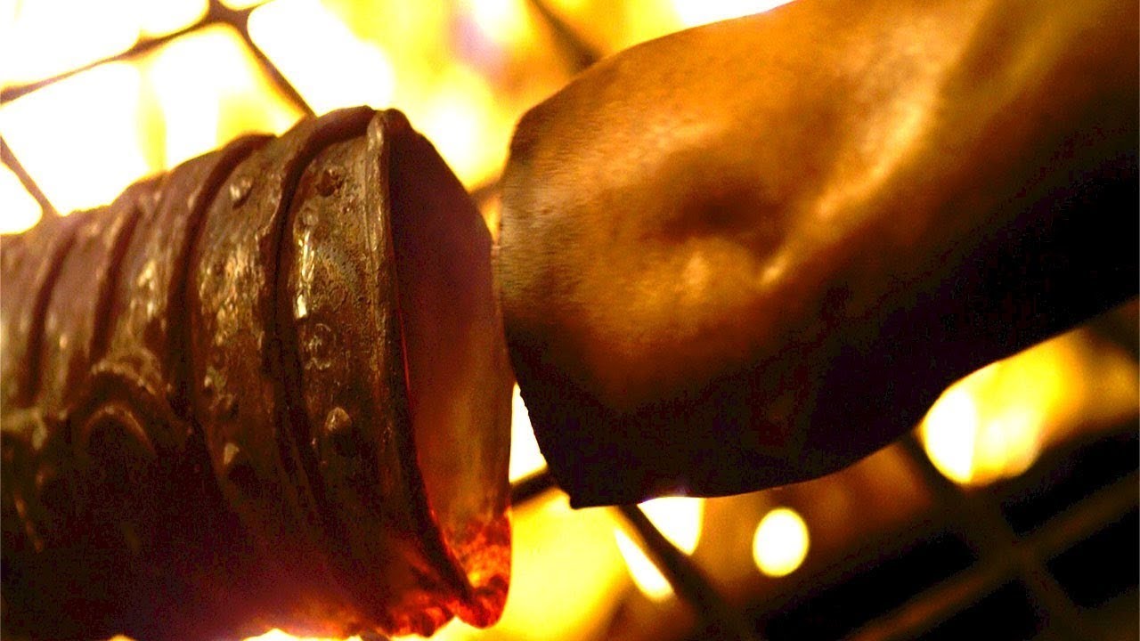 بعد ما قتلوا حبيبته و قطعوا ايده بيلبس ايد حديدية وزنها 100 كجم عشان ينتقم منهم اشد انتقام