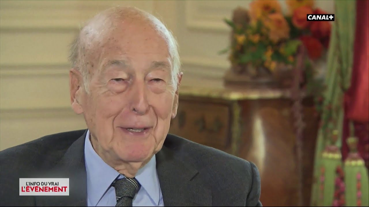 Macron et Giscard - L'Info du Vrai du 02/04 - CANAL+