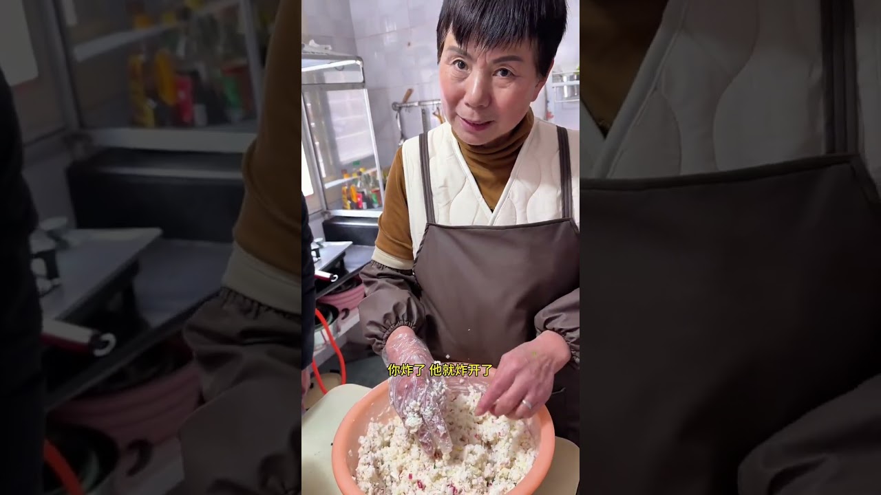 俺妈炸了一锅萝卜丸子，配着我煮的牛肉汤，吃着真美味#萝卜丸子 #牛肉汤 #日常vlog