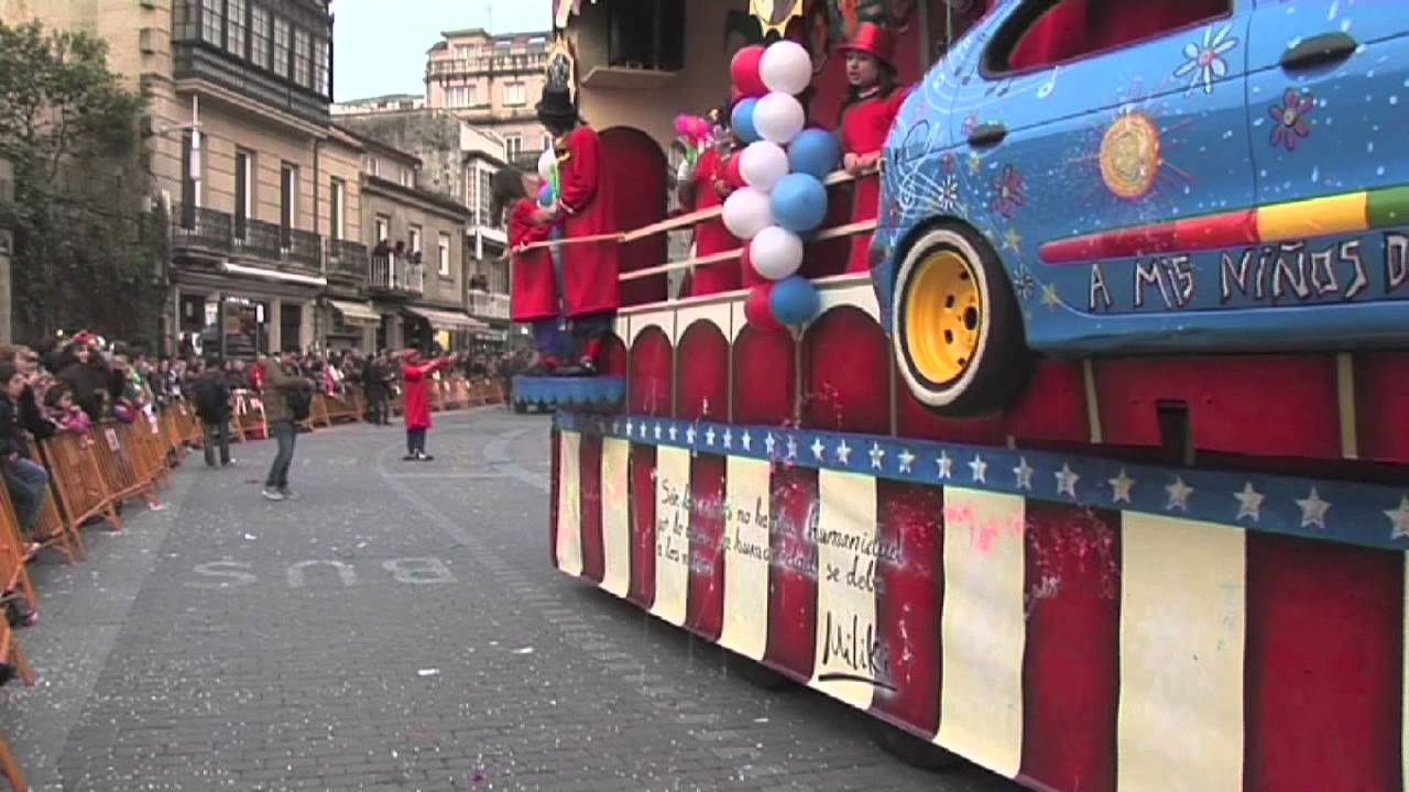 Desfile de Carnaval Pontevedra 2013 - Ahi os Veñen - Los Payasos