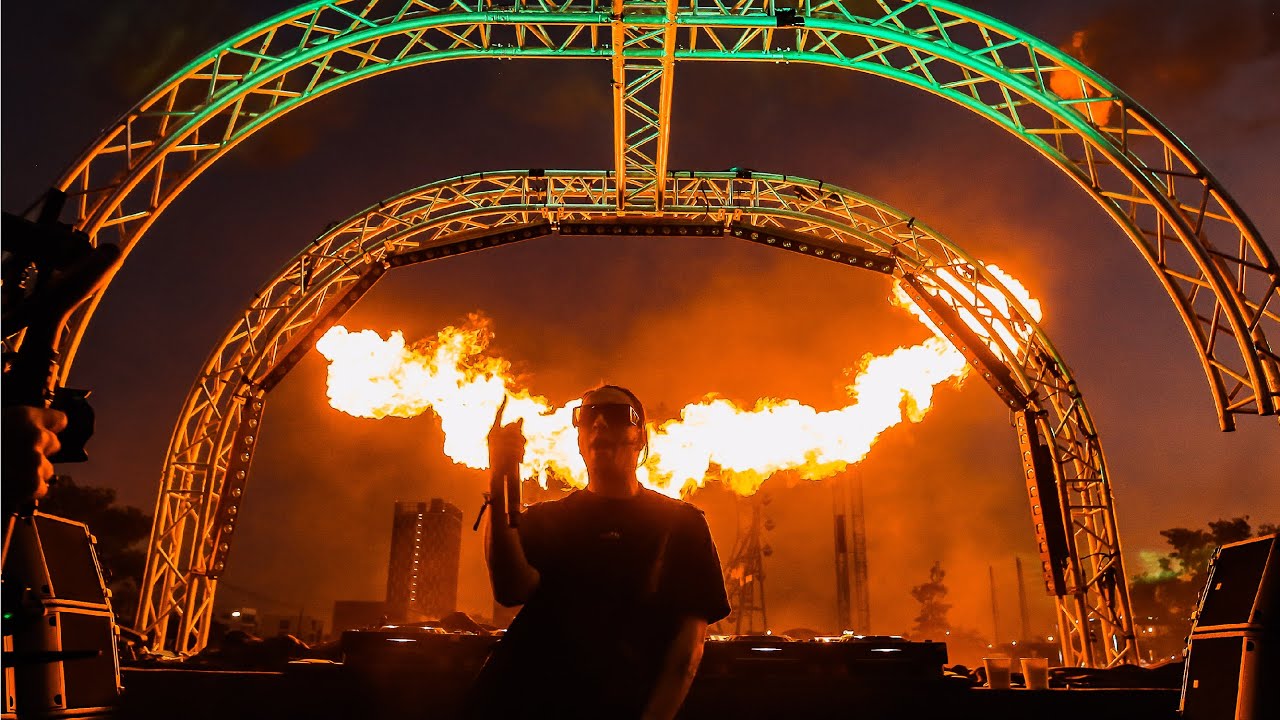 CESQEAUX Live At NEON Countdown 2022