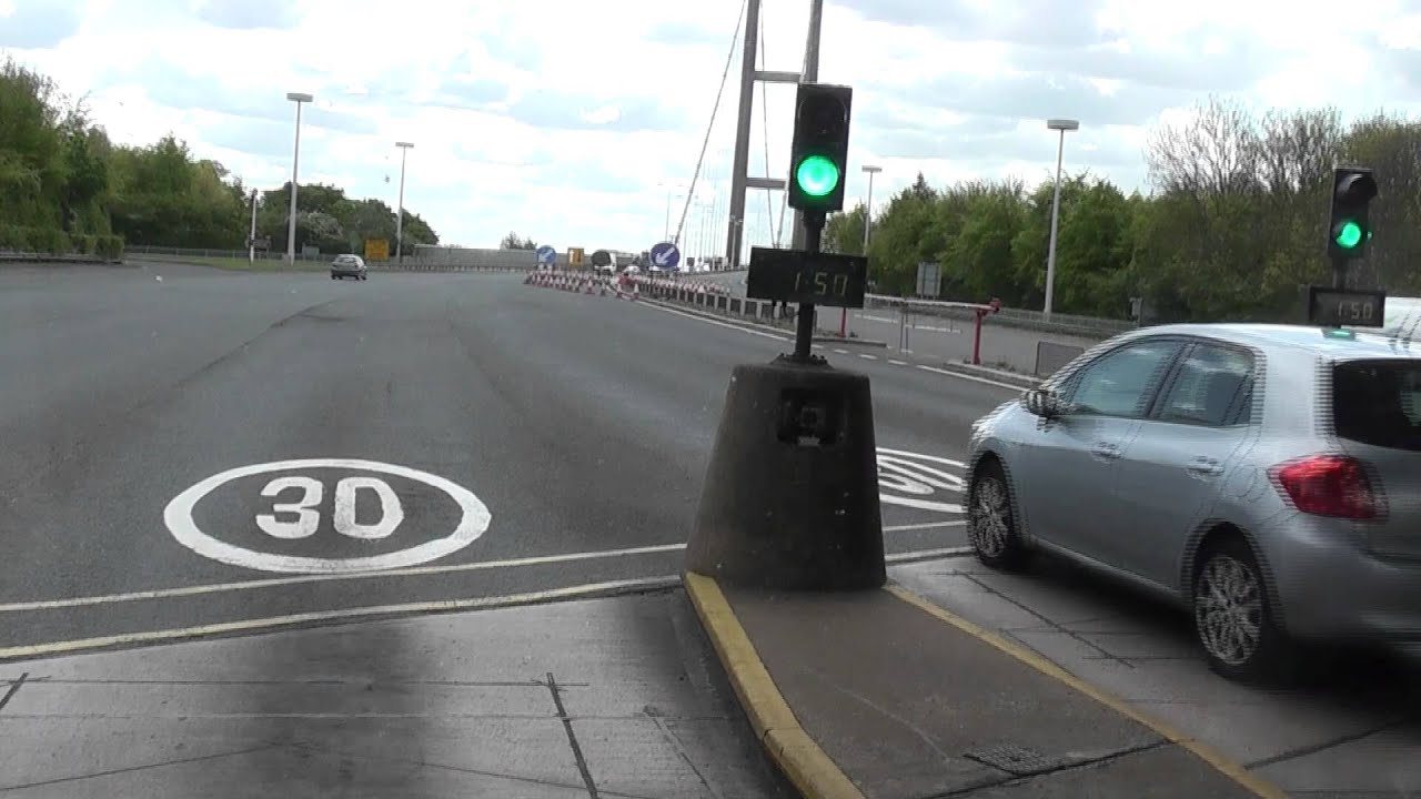 Mercedes Sprinter - Crossing The Humber Bridge Again!