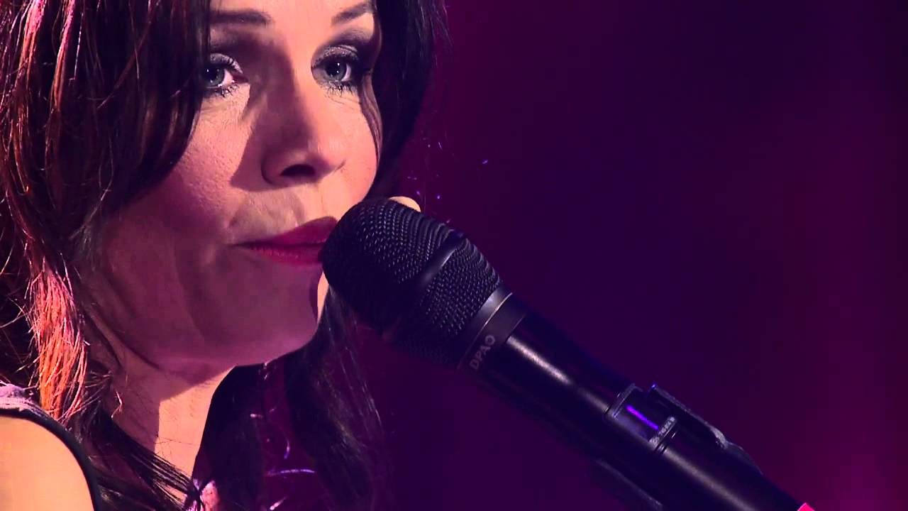 Lena Philipsson - Gråt inga tårar Live @ Lillelördag  (TV4)