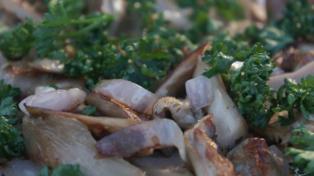 Pleurotes saut&eacute;es aux &eacute;chalotes