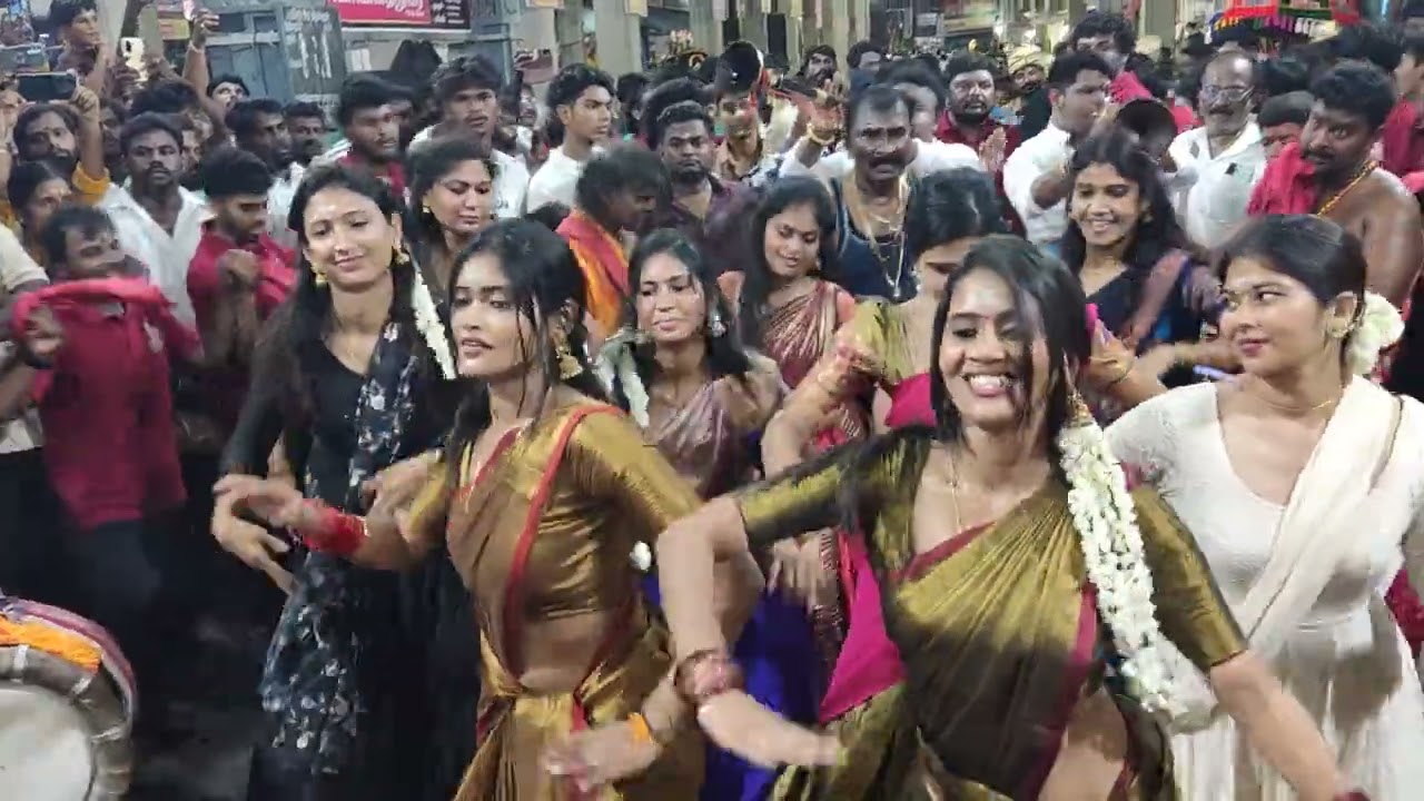 Tamil Actress Dance in Kulasai temple | Thandavankadu Dasara | Kulasai Dasara 2025