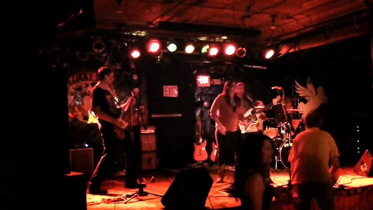 Bargasm_WalkThisWay_LuckyDog