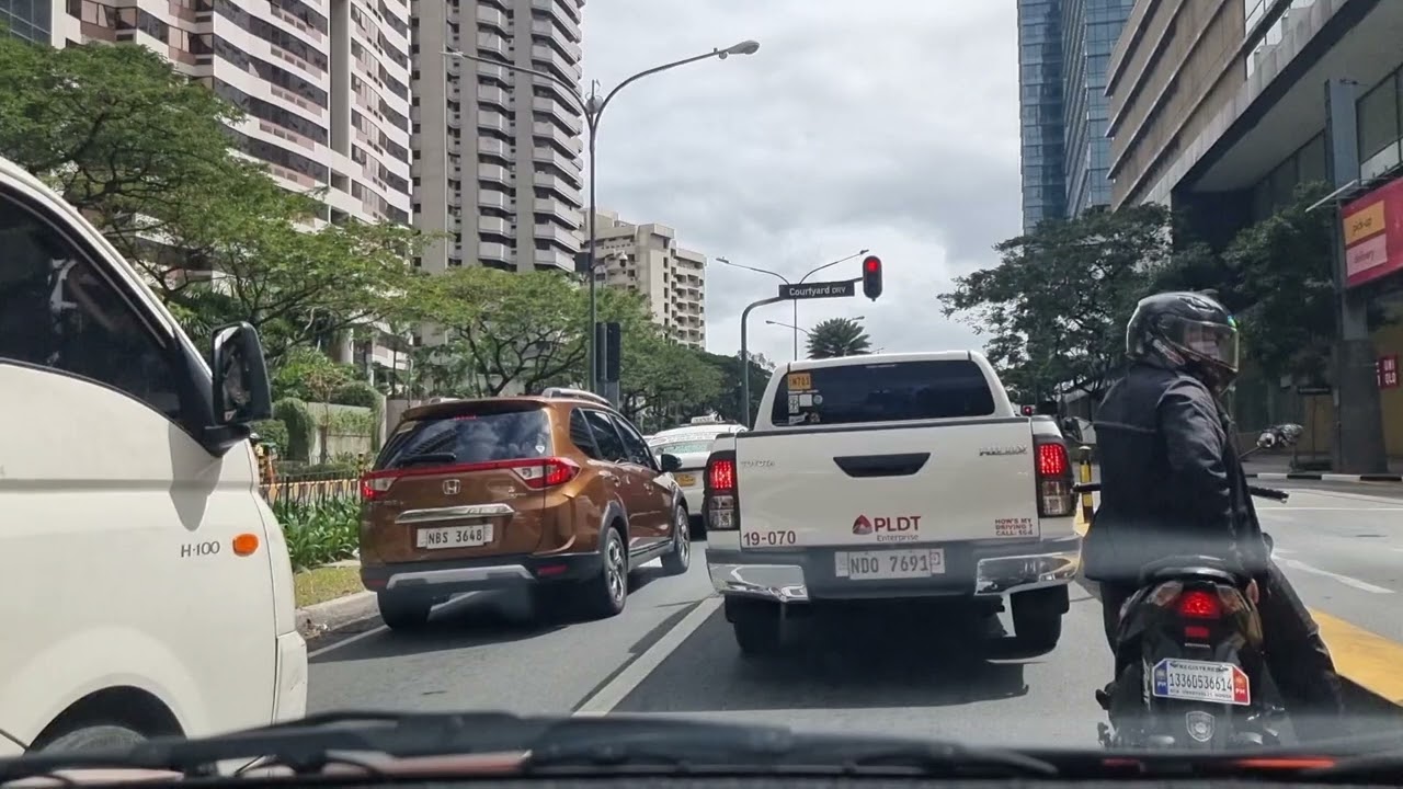 Metro Manila ride tour: Makati to Pasay NAIA T3