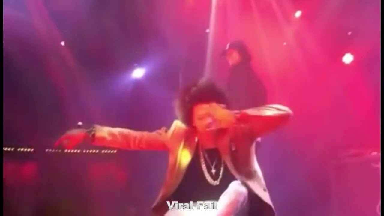 Les Twins 2016 - New Twins Performance Dance Compilation || ViralFailTV