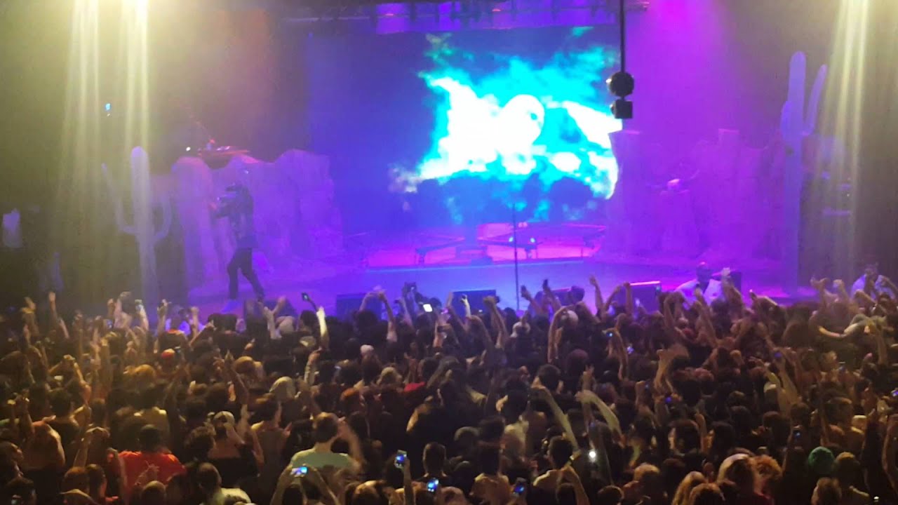 Travis Scott live at Arizona ANITDOTE it's LIT 🔥