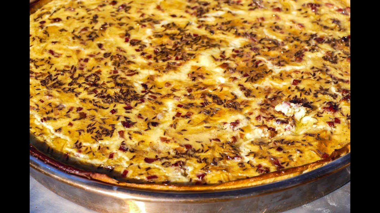 Zwiebelkuchen im Dutch Oven Petromax und auf dem Grill - Onion pie on the grill