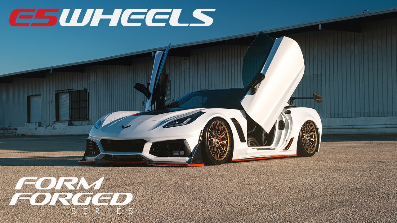 Bagged C7 Z06 Corvette aired out on Bronze Brushed Tint Sebrings | E5 Wheels