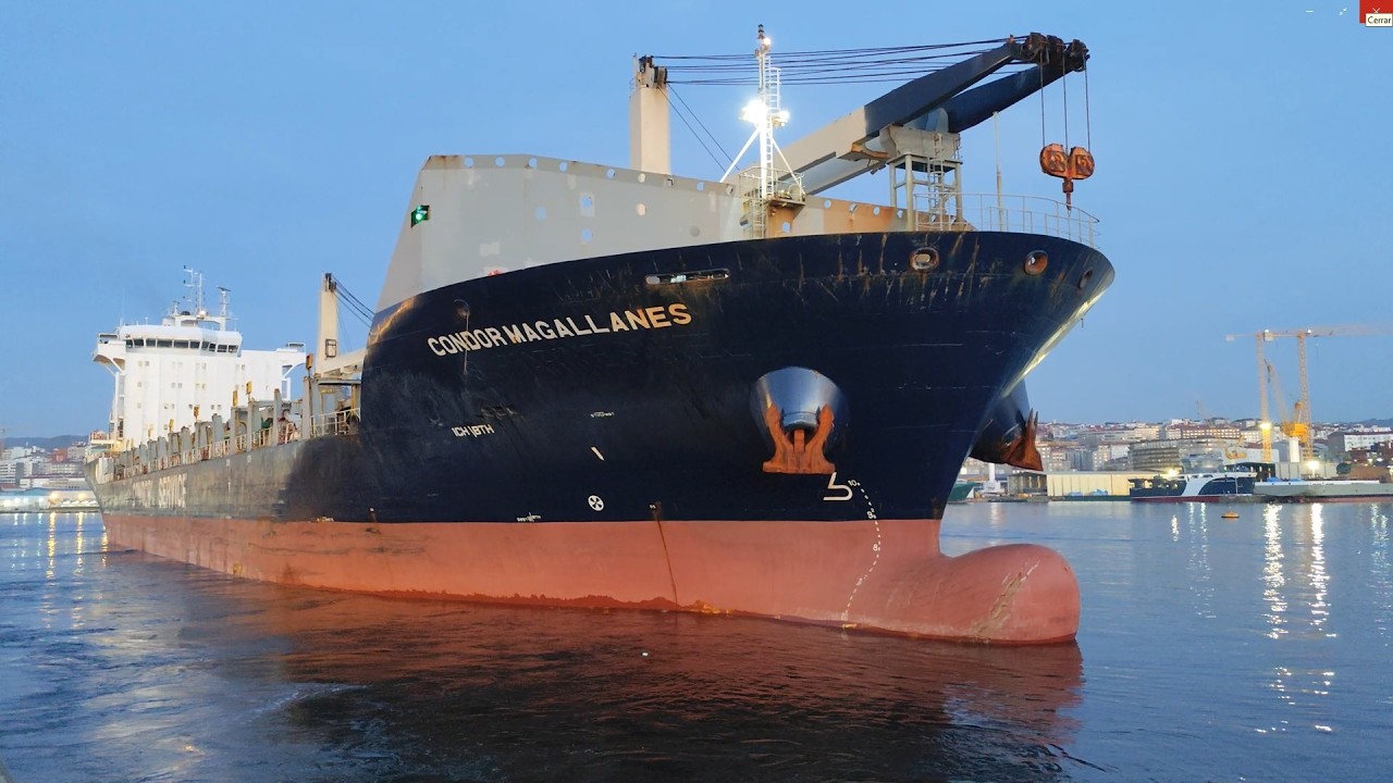 General cargo ship 