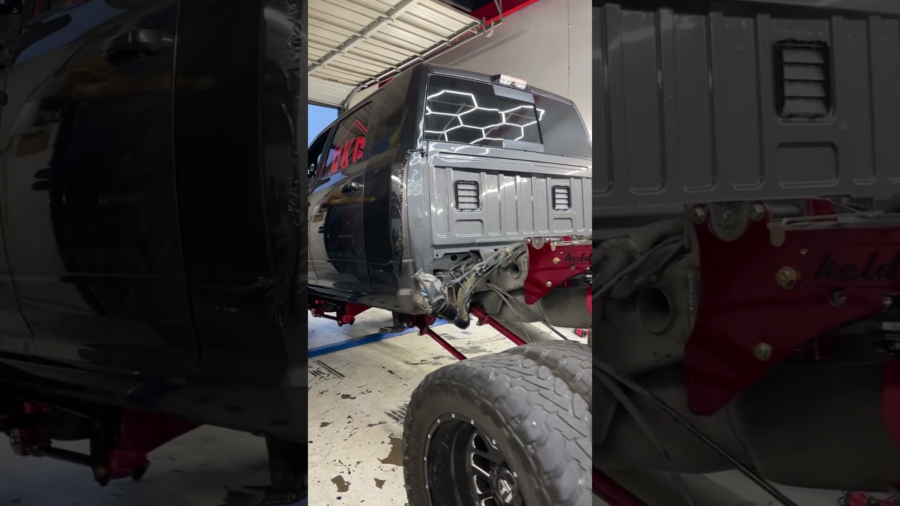 Time to fix this other shops mistakes 🤷&zwj;♂️ #vinyl #wrap #cars #wraplife #dually #lift #big #weenie