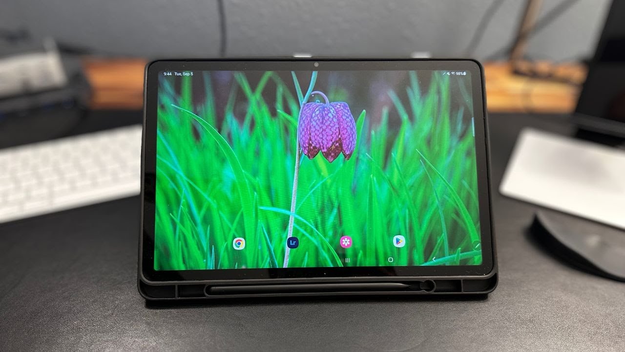 A Photographers Review: Is the Samsung Tab S8 Truly More 'Pro' Than iPad Pro? My Honest Take