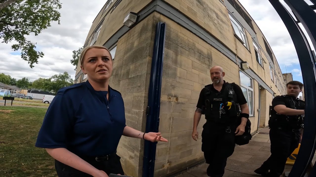 "I Will Have A Chat With You If You Fly Over A Police Station!" 👮‍♀️😳❌