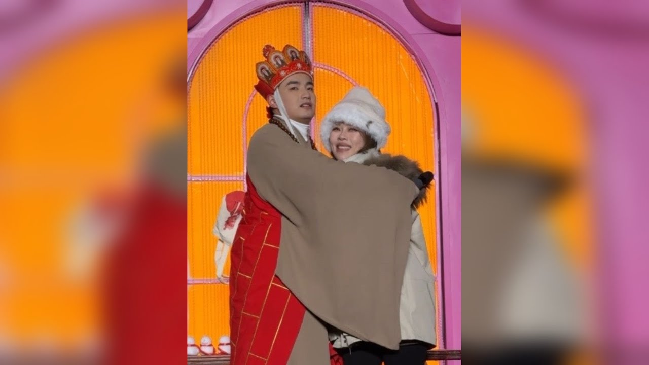 御弟哥哥见到好看的就转圈圈……