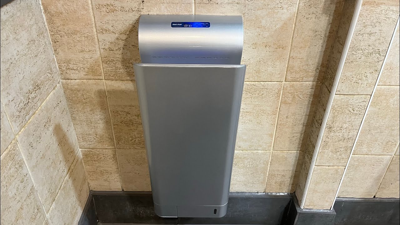 (Anda 408973)(AIKE AK2830) Hand Dryer at Nando’s, The Light - Leeds 🚹