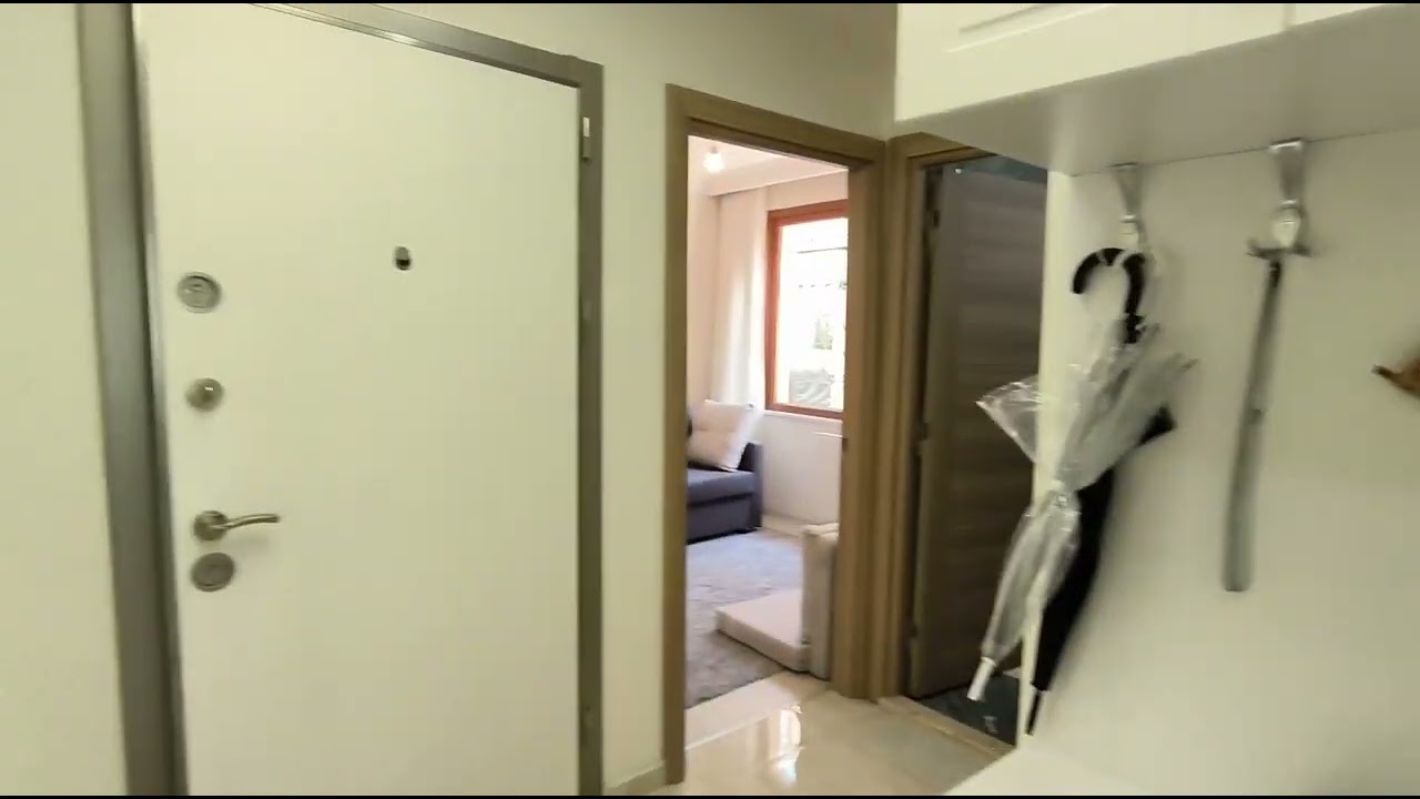 BEYLİKD&Uuml;Z&Uuml; KAVAKLI BAH&Ccedil;E KULLANIMLI SATILIK 2+1 DAİRE