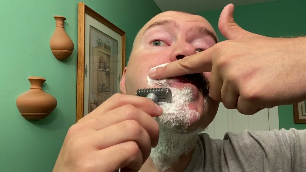 Pearl Flexi Open Comb Barrister and Mann 2 Week Shave #shavingwithbarchuckin