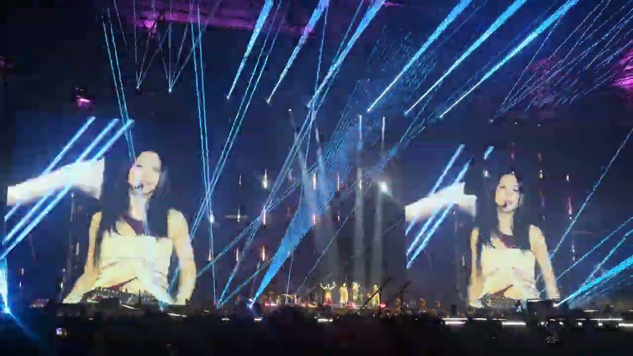 JUMP BLACKPINK WORLD TOUR IN LONDON DAY 1 WEMBLEY