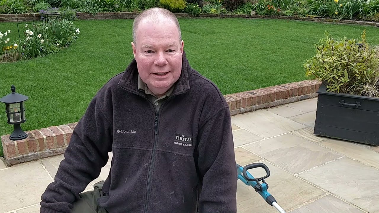 Makita DLM460 cordless lawn mower unboxing and first use