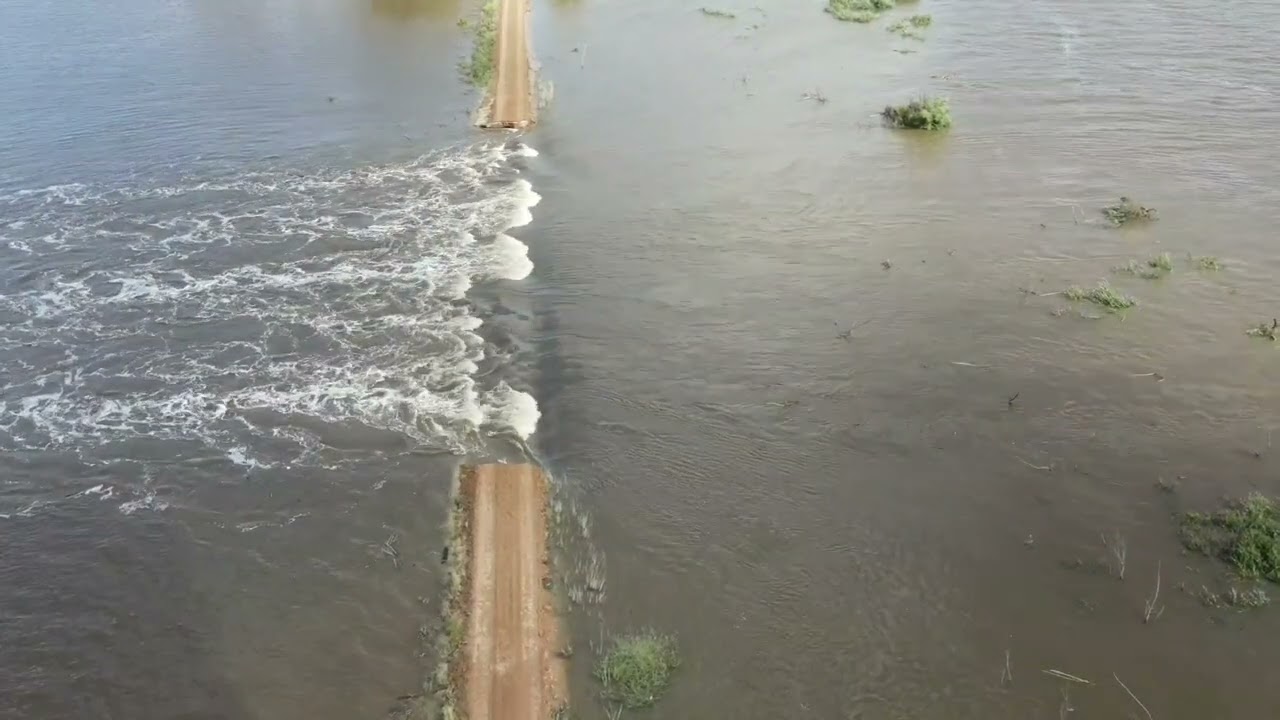 Major Levee Breach At Mypolonga, Homes At Risk.