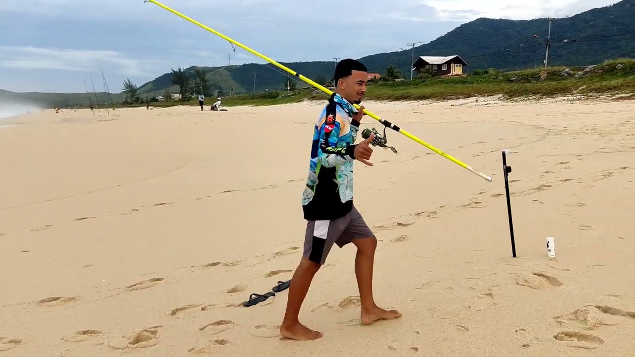 Pescaria de Pampo . Na Praia de Jaconé 🎣...