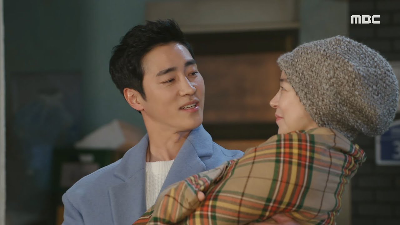 [찬란한 내 인생] 이럴 때는 뽀뽀라도 해야하는데~ 심란한 최성재를 마중 나온 심이영 MBC 201214 방송