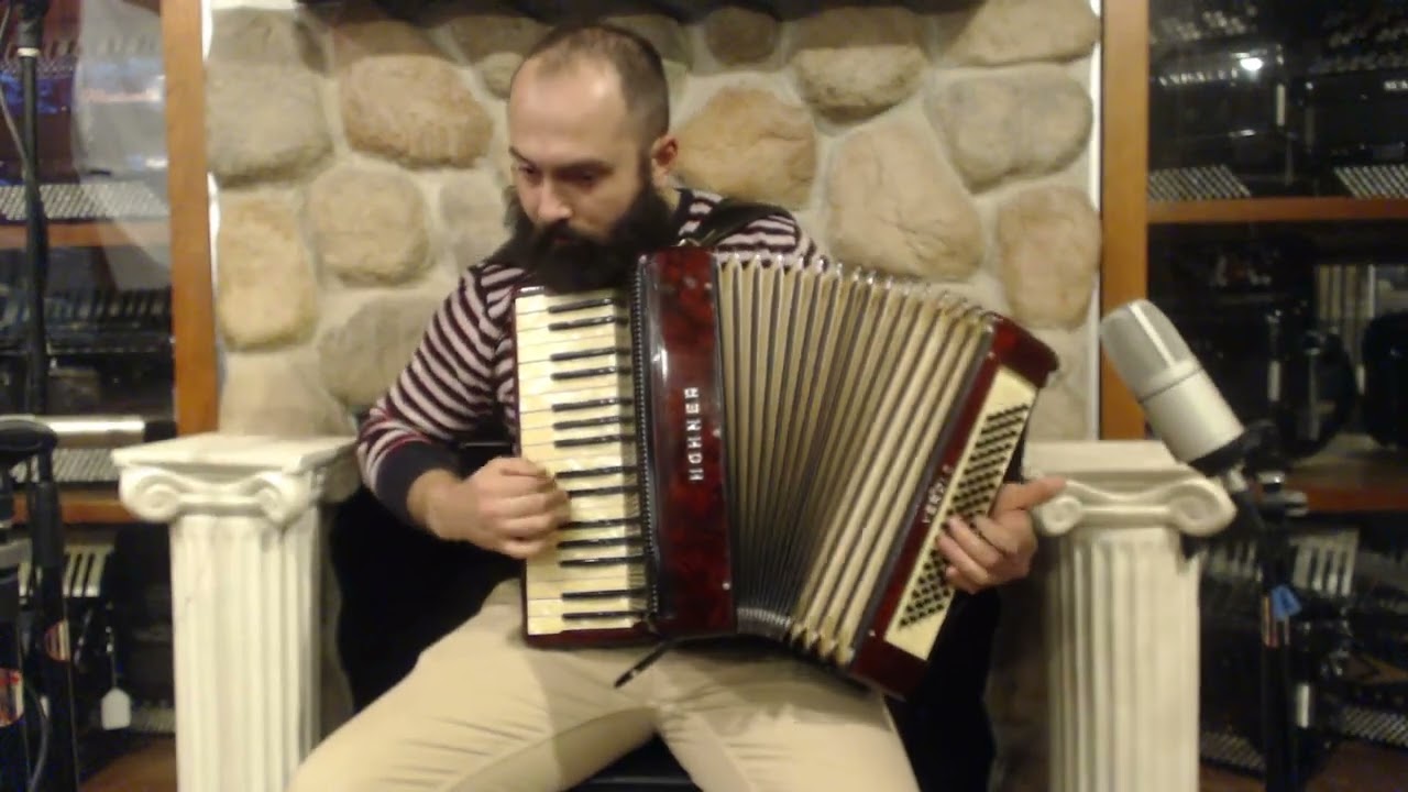 7385 - Merlot Hohner Verdi II Piano Accordion MM 34 80 $799