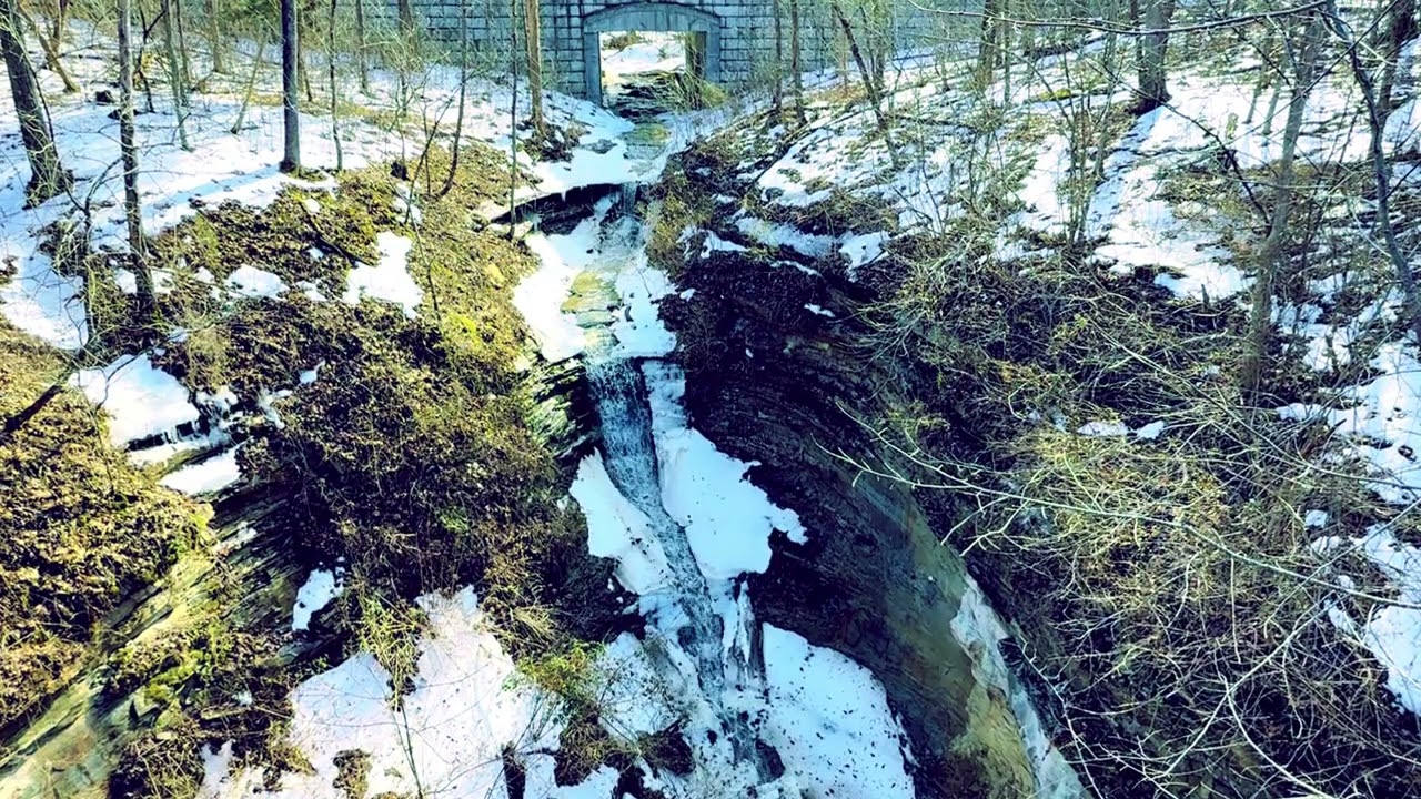 Lost In Kentucky - Limestone Gorge Trail Winter Waterfall