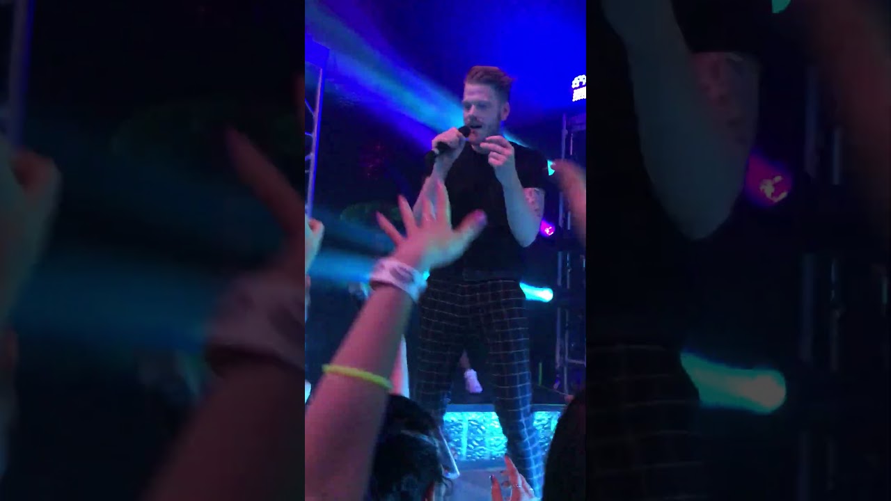 Superfruit - &ldquo;Heartthrob&rdquo; LIVE #scotthoying #mitchgrassi #90s