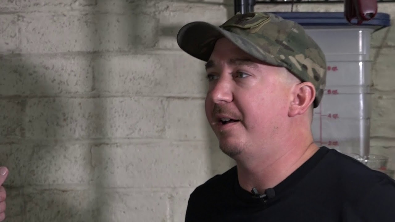 Food Guru Peter Dills visits Chili John's