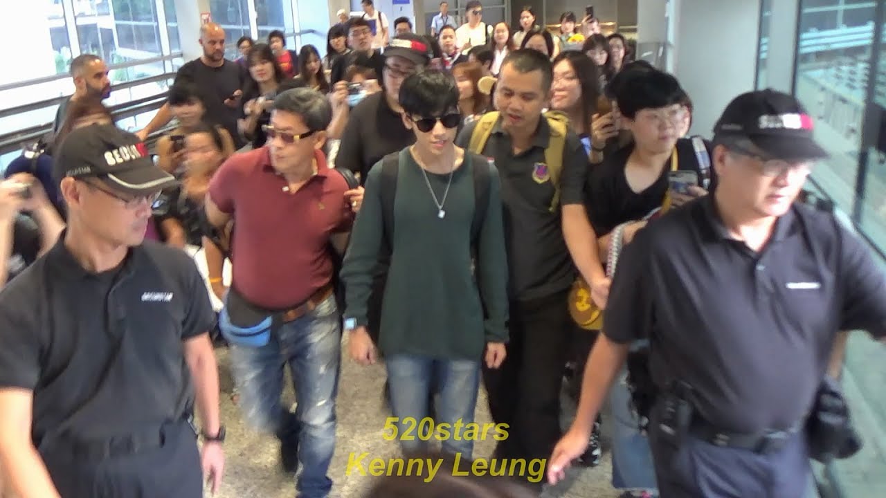 Singto Prachaya 巴拉奇亞&middot;魯洛(ปราชญา เรืองโรจน์) Hong Kong Airport Arrival 20190727