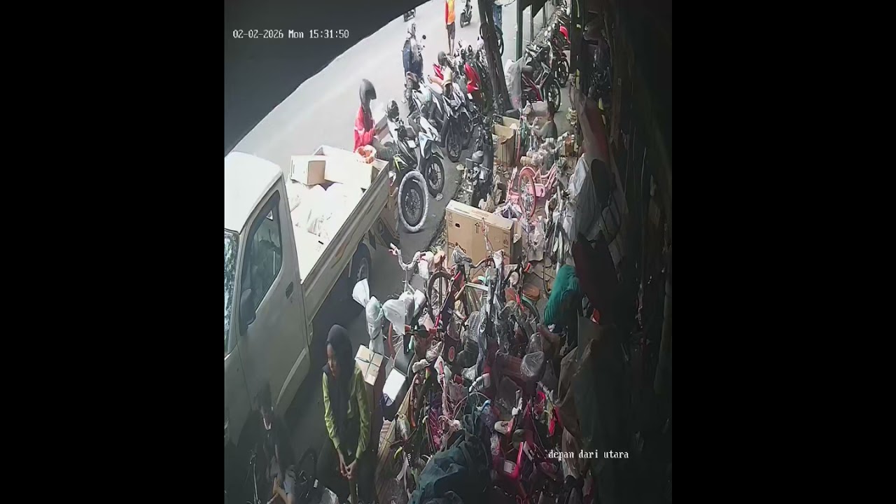260201K0B11CUJ - Bukti CCTV saat penjemputan barang