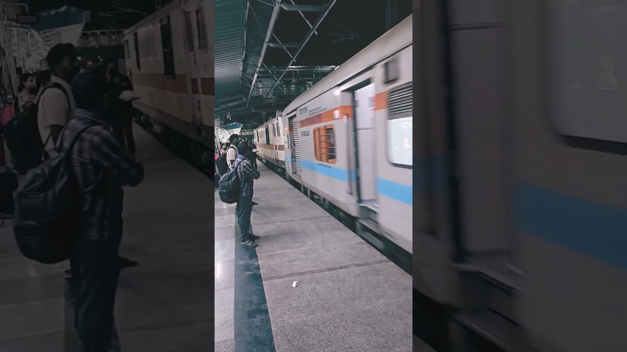 Train no. 12622 Tamilnadu express arriving at Warangal Station. #railways #tamilnadu express