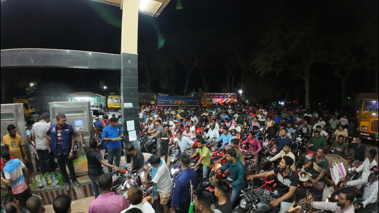 আলমডাঙ্গা উত্তরা ফিলিং স্টোরে তেল নিতে মানুষের ঢল | Alamdanga Fuel Crisis Update #fuelupdate