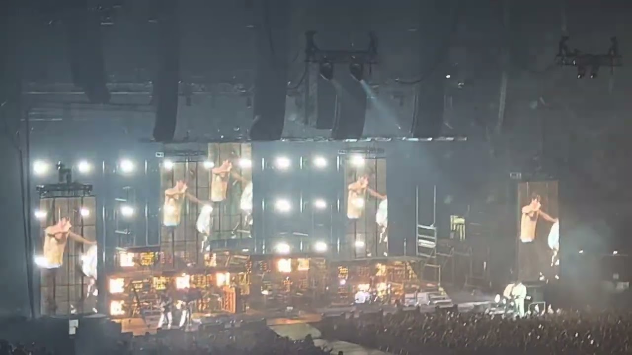 Lomepal / Tee / Live Paris Bercy Mars 2023