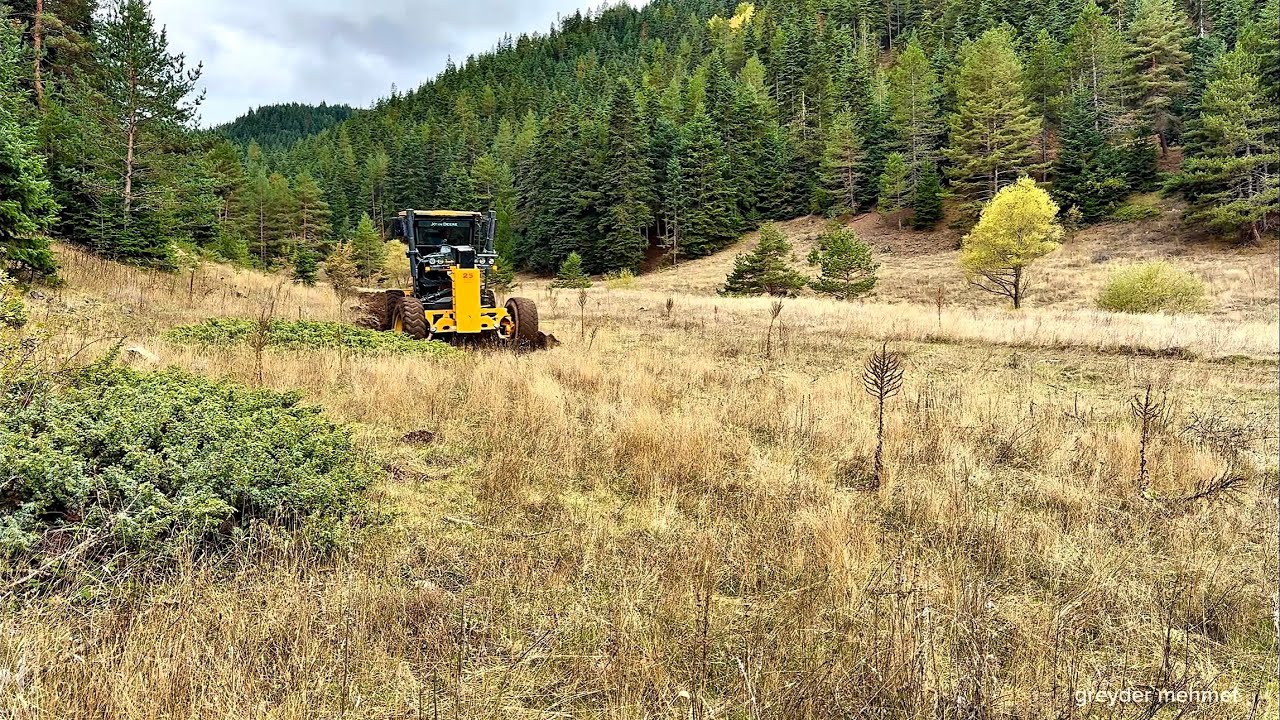 Справился ли грейдер Deere 670 с мягкой почвой? Под разными углами. #грейдер #автогрейдер