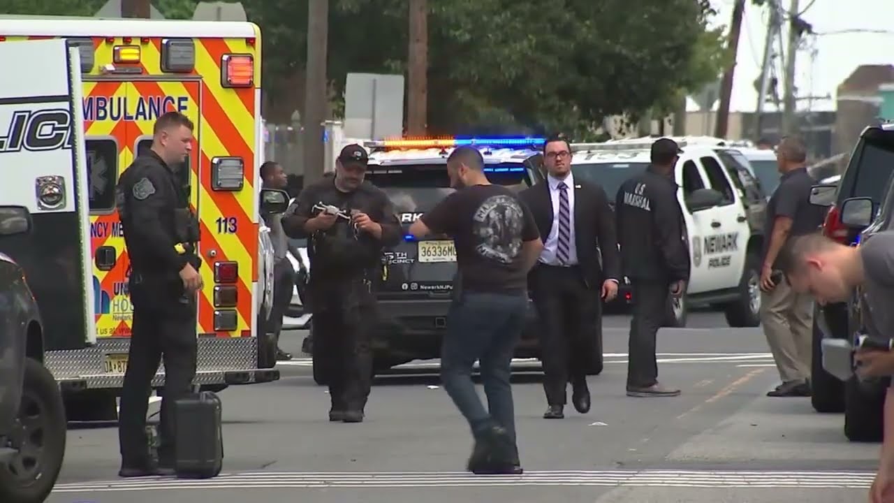 Fugitive in custody following armed standoff with police in Newark
