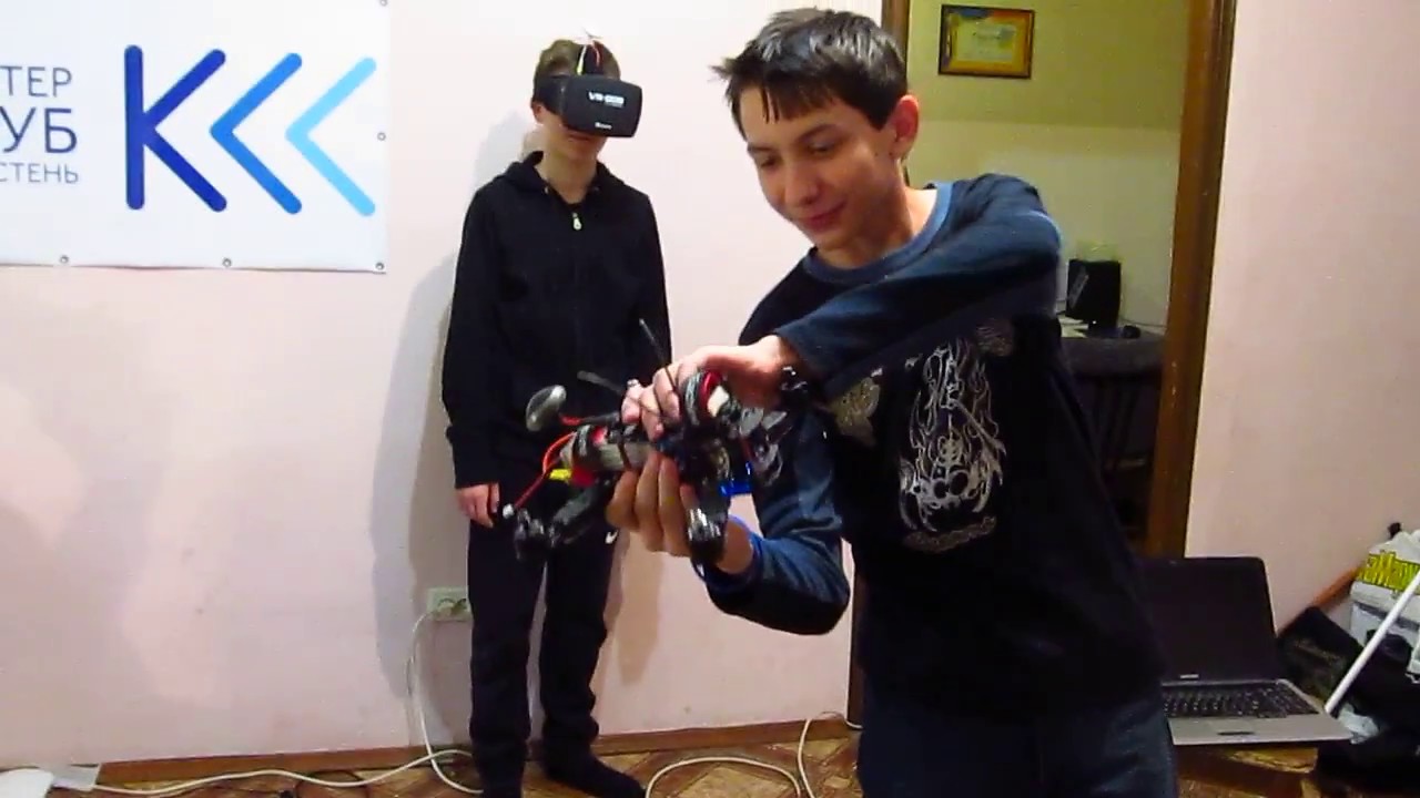 Тестуємо FPV-шоломи Eachine VR009