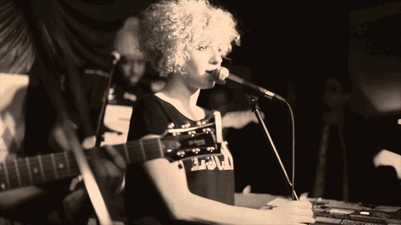 Maureen Angot au China - 