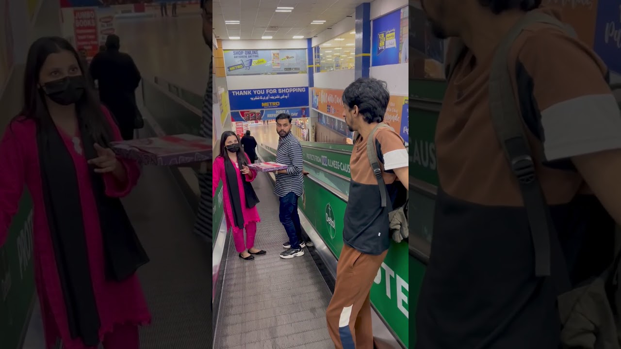 Couple funny reaction 😂 #funny #nazimprankvideo